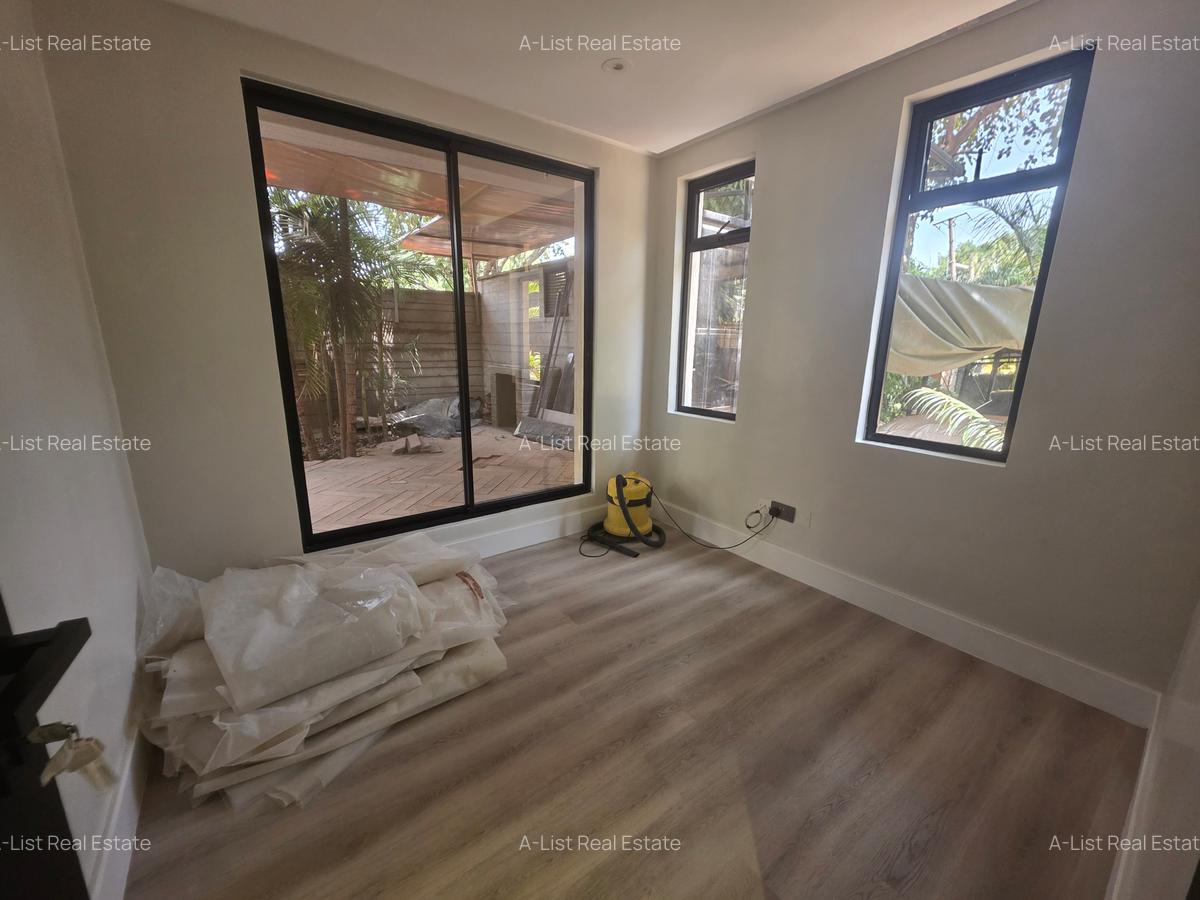 3 Bed Townhouse with En Suite in Gigiri - 6