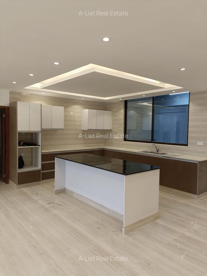 4 Bed Apartment with En Suite at 1St Parklands - 4