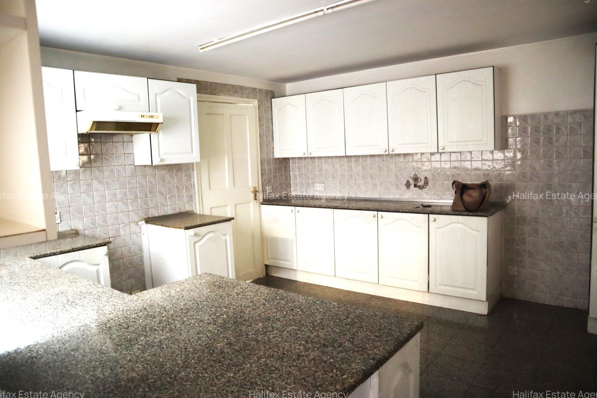 3 Bed Apartment with En Suite in Westlands Area - 7