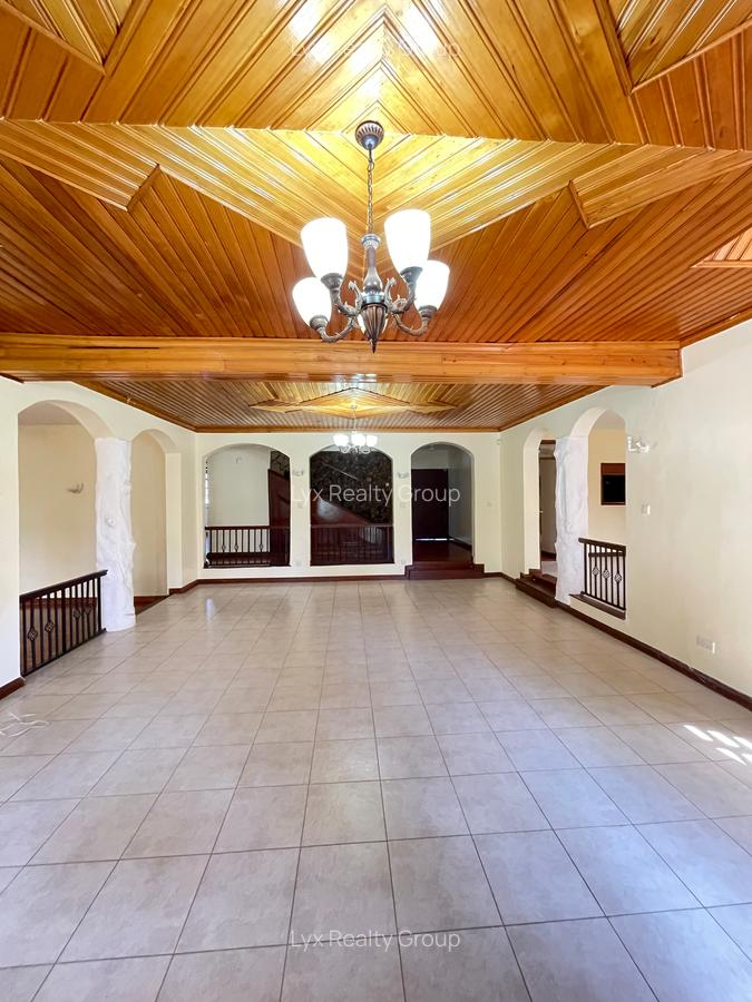 5 Bed Villa with En Suite in Runda - 18