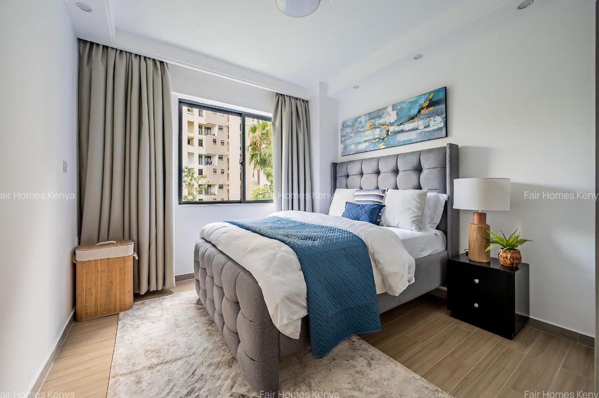 Serviced 2 Bed Apartment with En Suite at Riverside Drive - 13