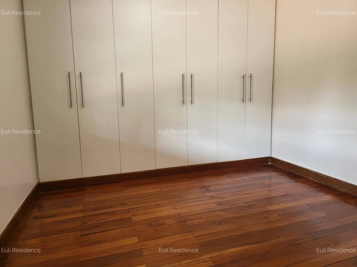 4 Bed House with En Suite at Mimosa Close - 10