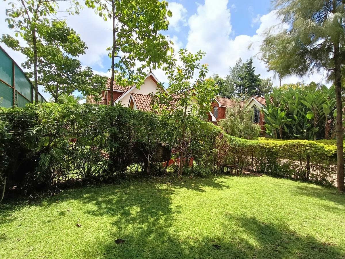 4 Bed Townhouse with En Suite at Lavington - 2