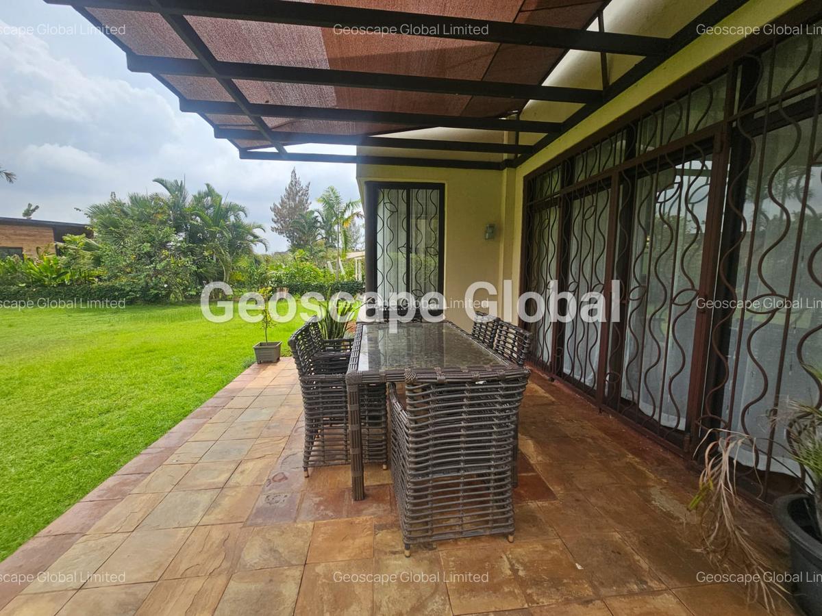 4 Bed House with En Suite in Ridgeways - 4