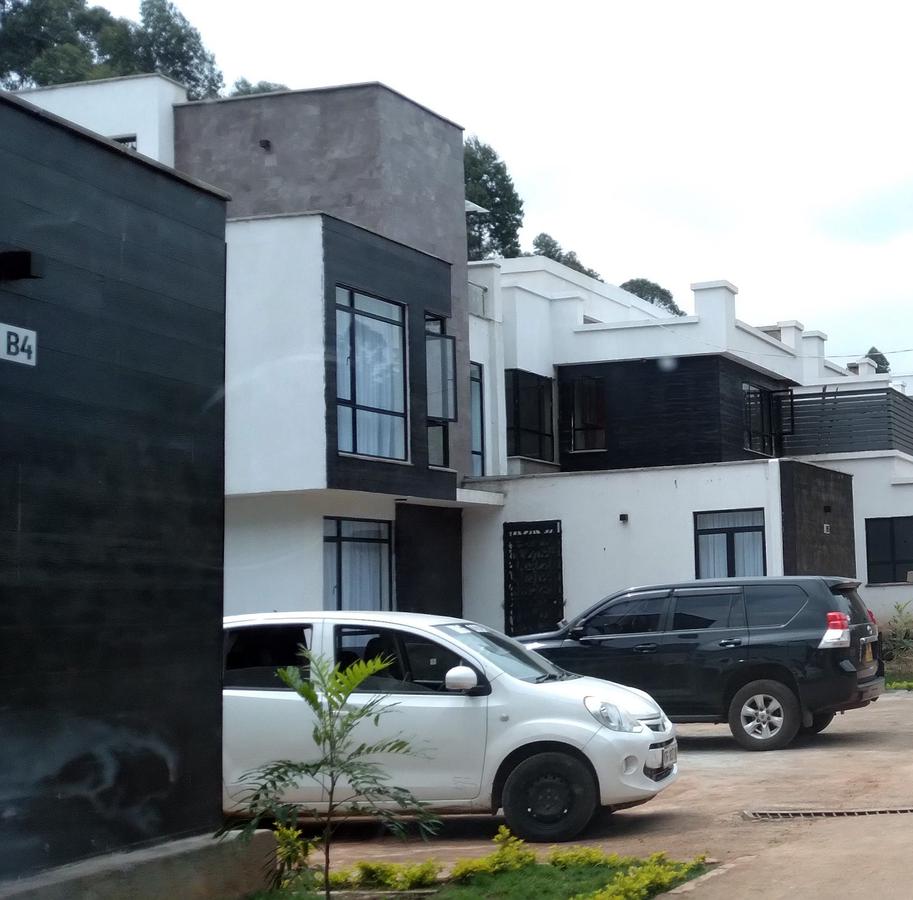 4 Bed Townhouse with Swimming Pool in Kitisuru - 15