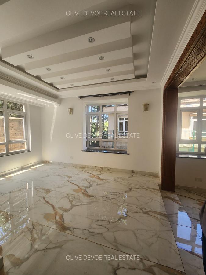 5 Bed Townhouse with En Suite in Lavington - 11