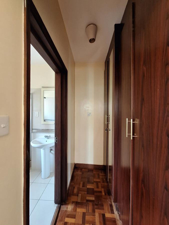 5 Bed Townhouse with En Suite in Lavington - 4