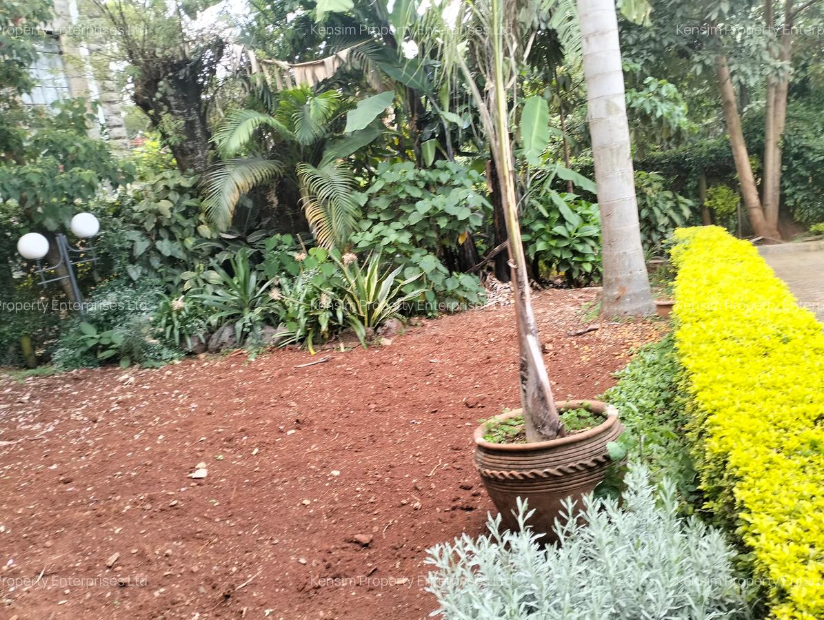 5 Bed Townhouse with En Suite in Lavington - 2