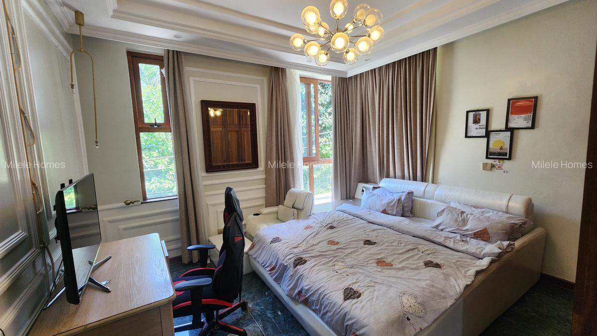 5 Bed Villa with En Suite in Lavington - 12