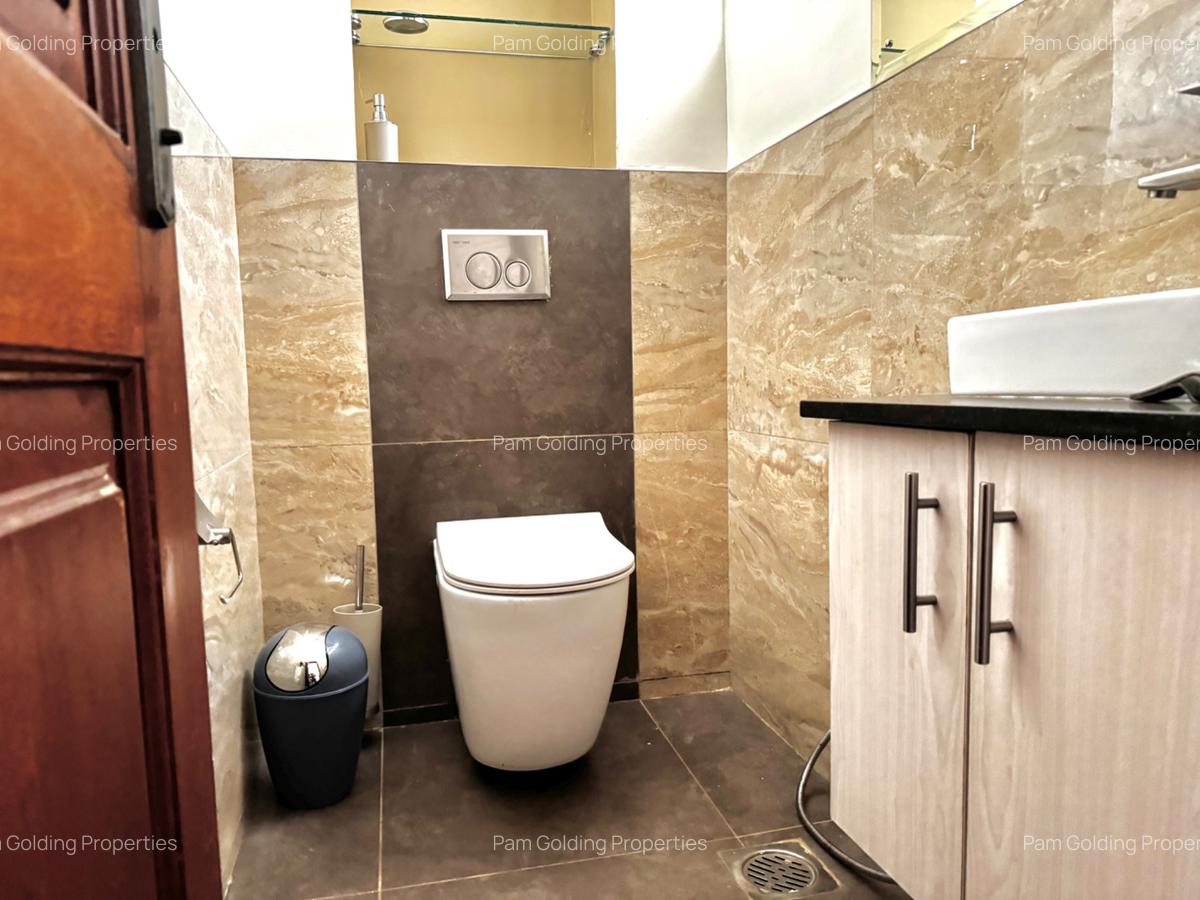 3 Bed Apartment with En Suite in Riverside - 11