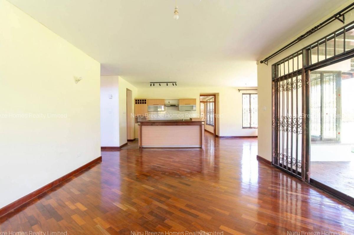 4 Bed Townhouse with En Suite in Ridgeways - 4