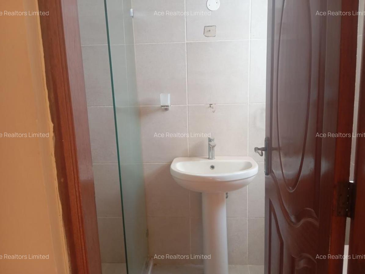 4 Bed Apartment with En Suite at Parklands Road - 9