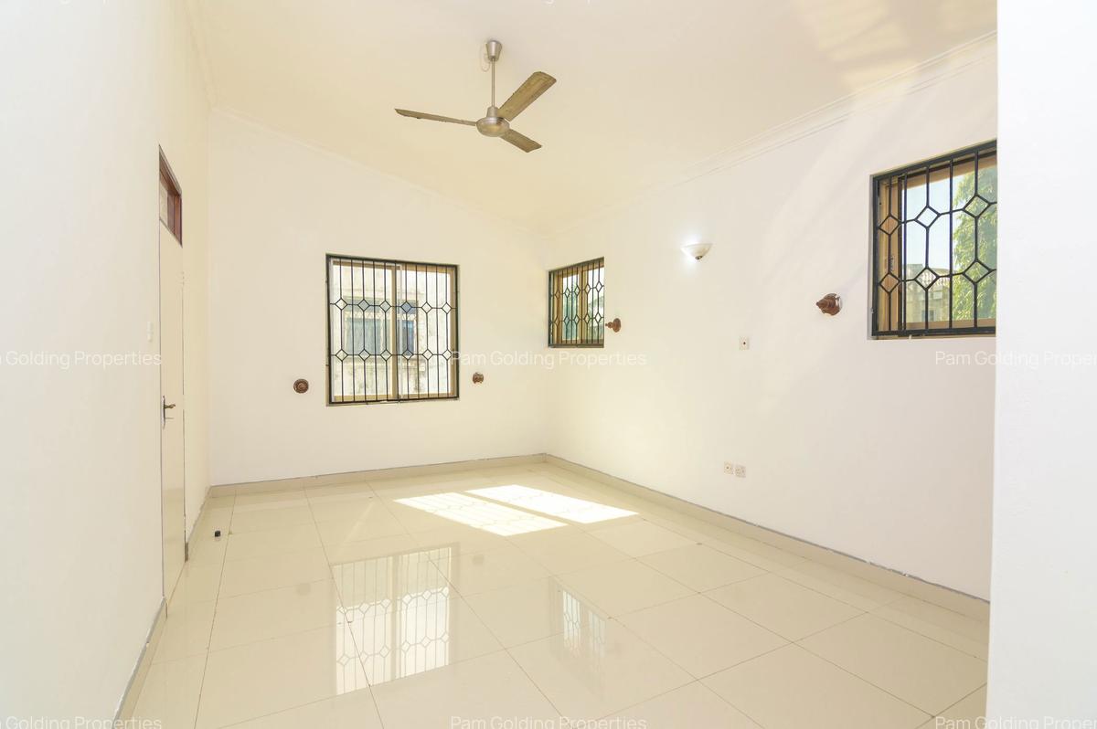4 Bed Townhouse with En Suite in Shanzu - 12