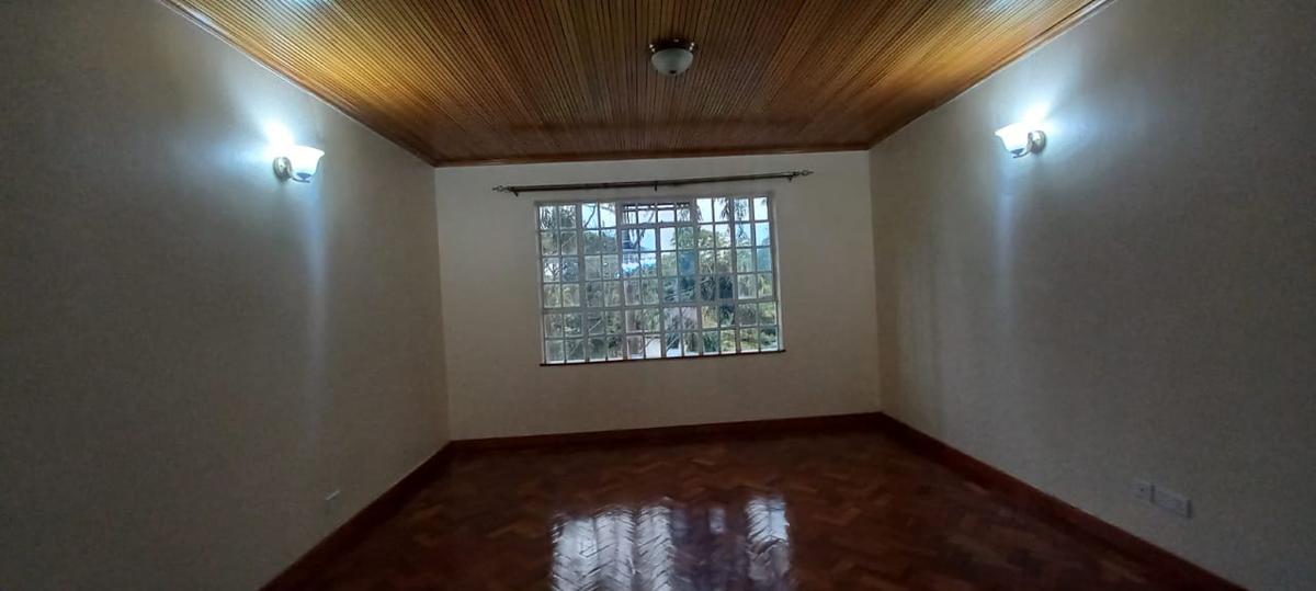 5 Bed Townhouse with En Suite at Lavington Green - 20