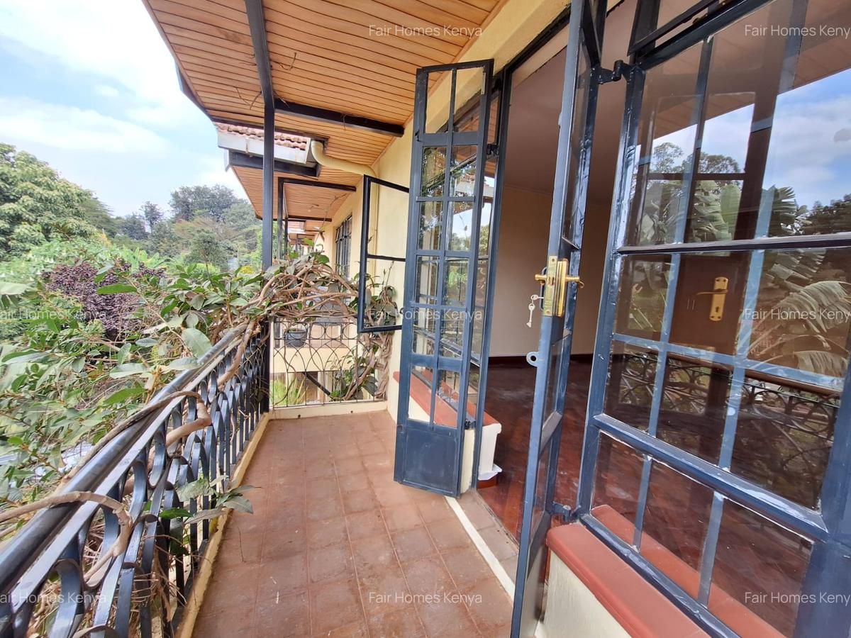 4 Bed Townhouse with En Suite at Lavington Green - 4