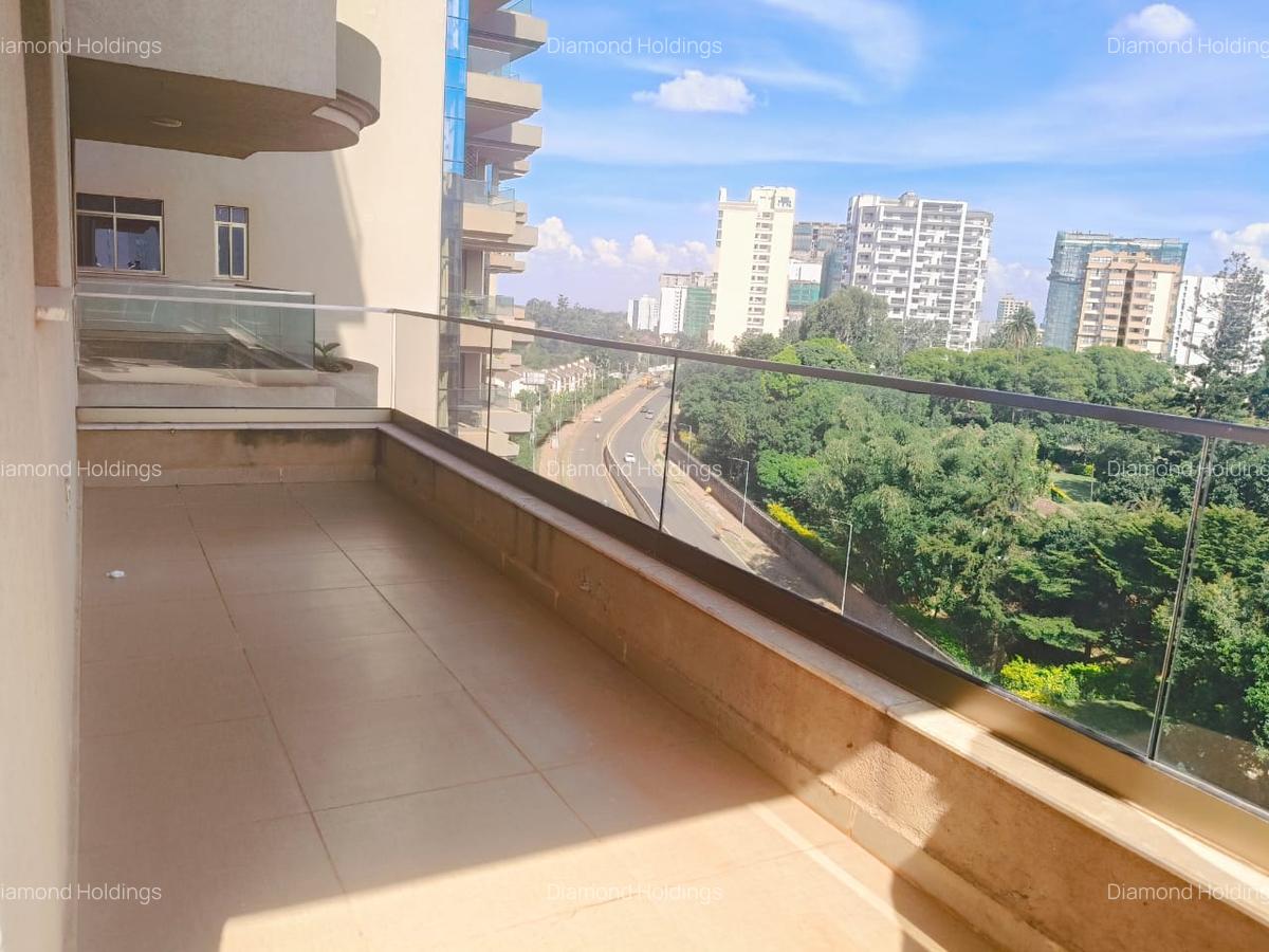 3 Bed Apartment with En Suite at Parklands - 3