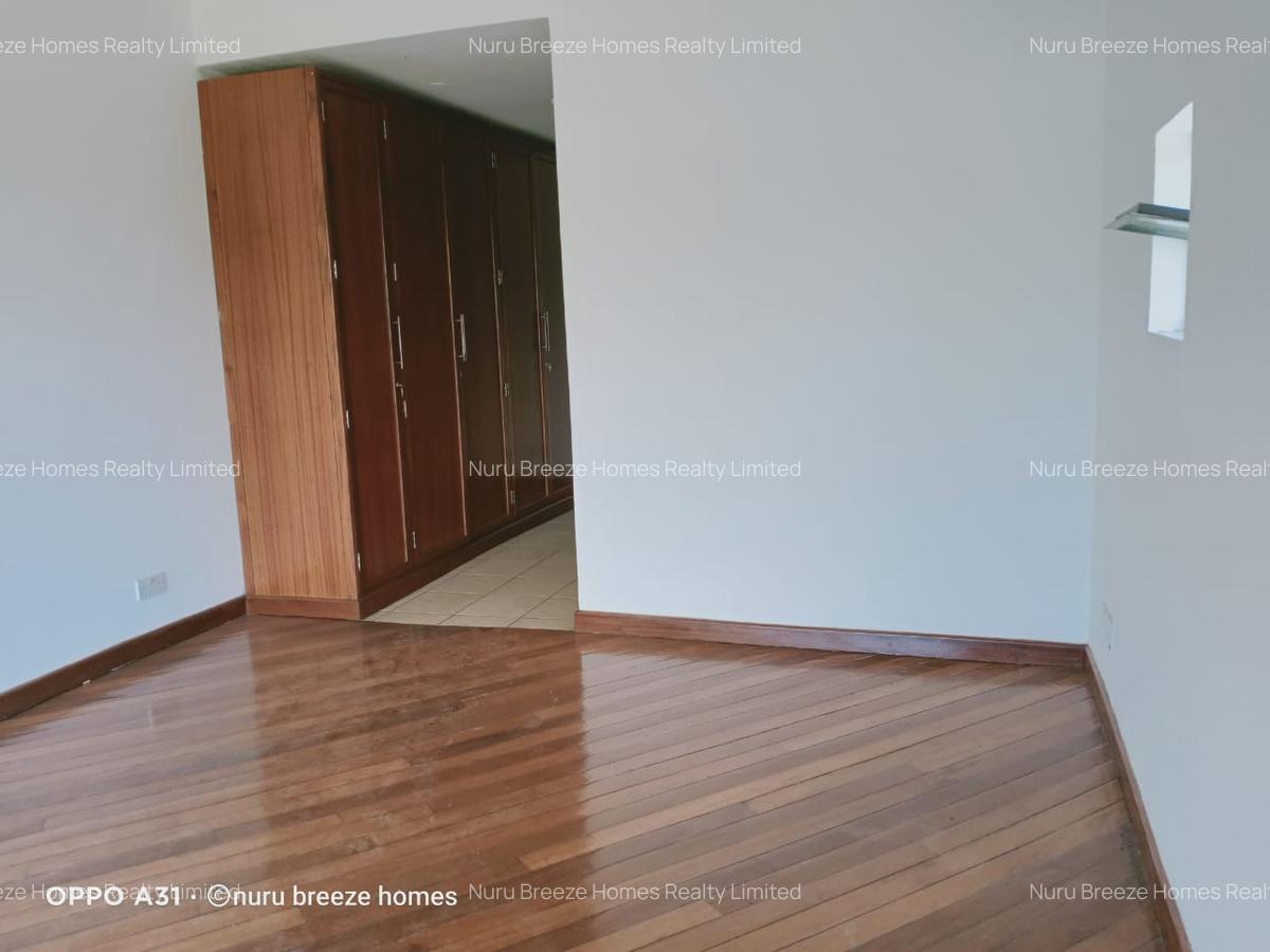 4 Bed Townhouse with En Suite in Lavington - 15