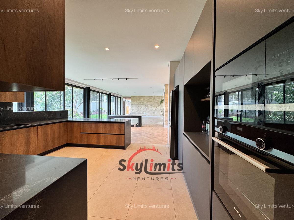 5 Bed Villa with En Suite at Spring Valley - 3