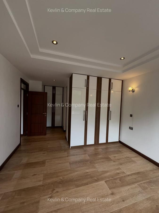 5 Bed Townhouse with En Suite in Lavington - 12