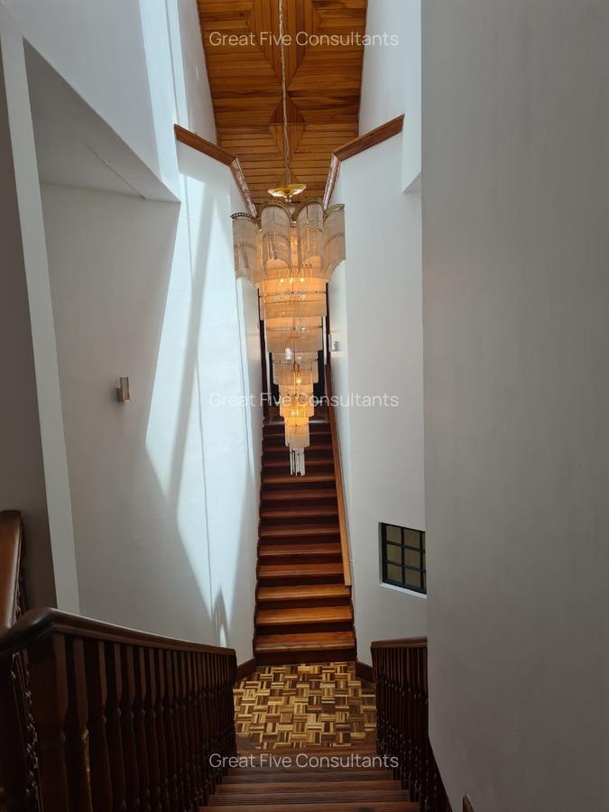 5 Bed Villa with En Suite in Runda - 11