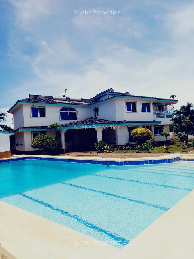 6 Bed House with En Suite in Shanzu - 1