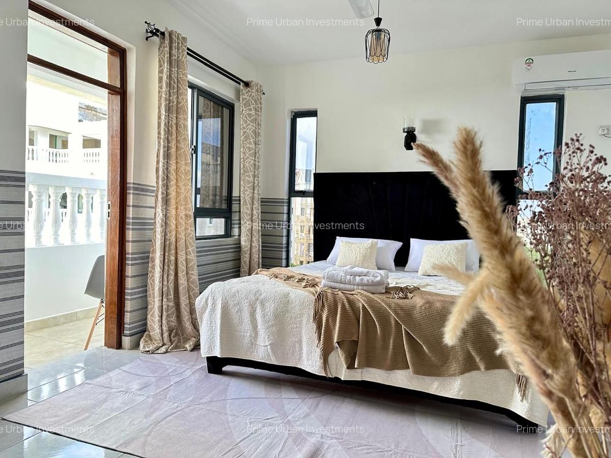 Serviced 3 Bed Apartment with En Suite in Nyali Area - 2
