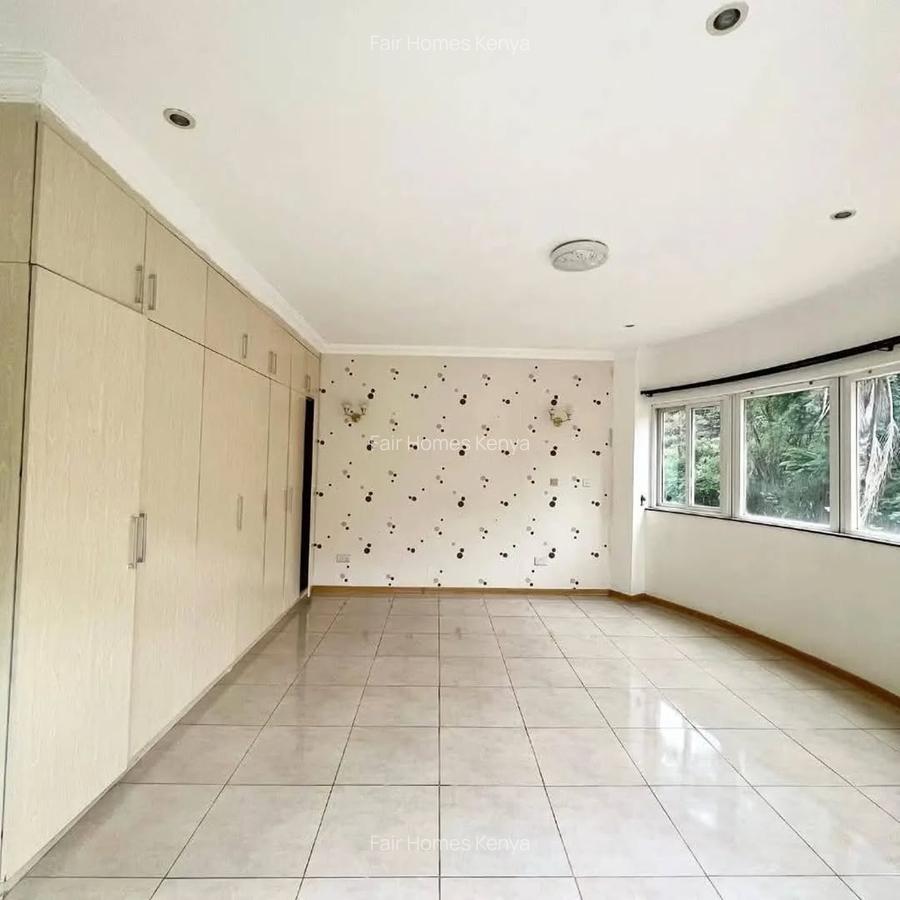 4 Bed Townhouse with En Suite at Riverside Drive - 3