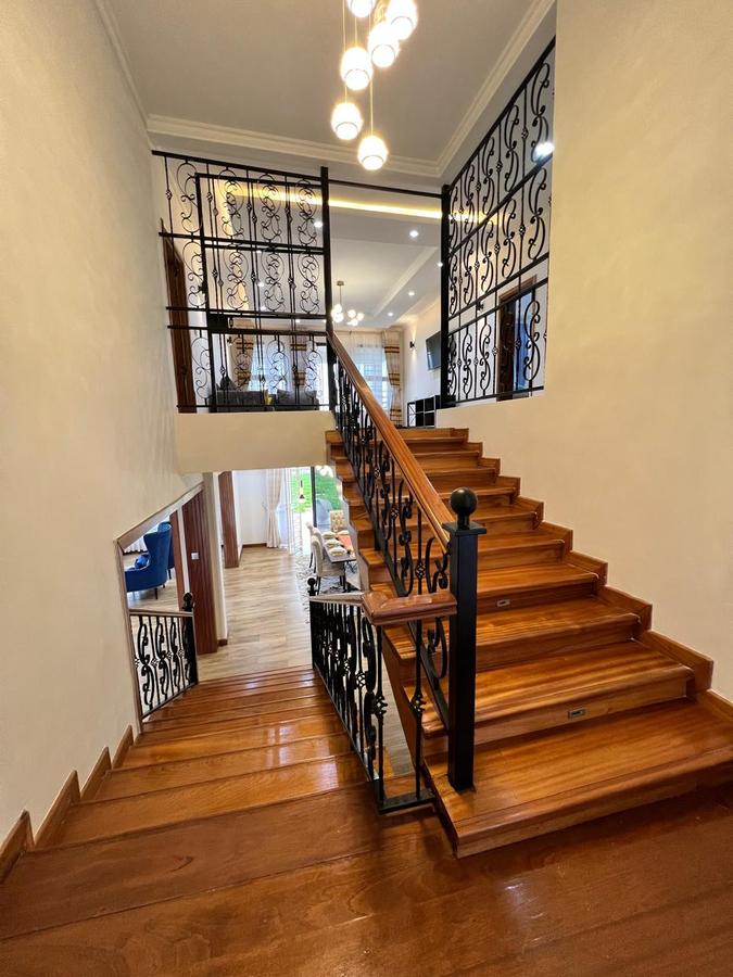 4 Bed Villa with En Suite in Runda - 2