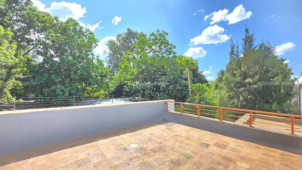 4 Bed House with En Suite at Old Runda - 17