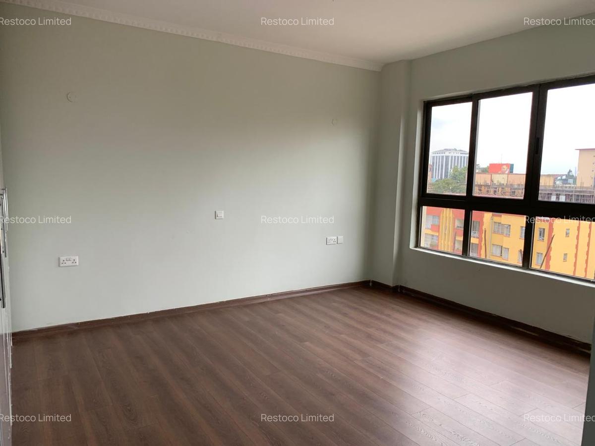 3 Bed Apartment with En Suite at Rose Avenue - 3