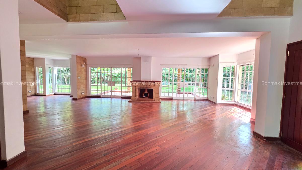 5 Bed Townhouse with En Suite at Rossylin Lone Tree - 6