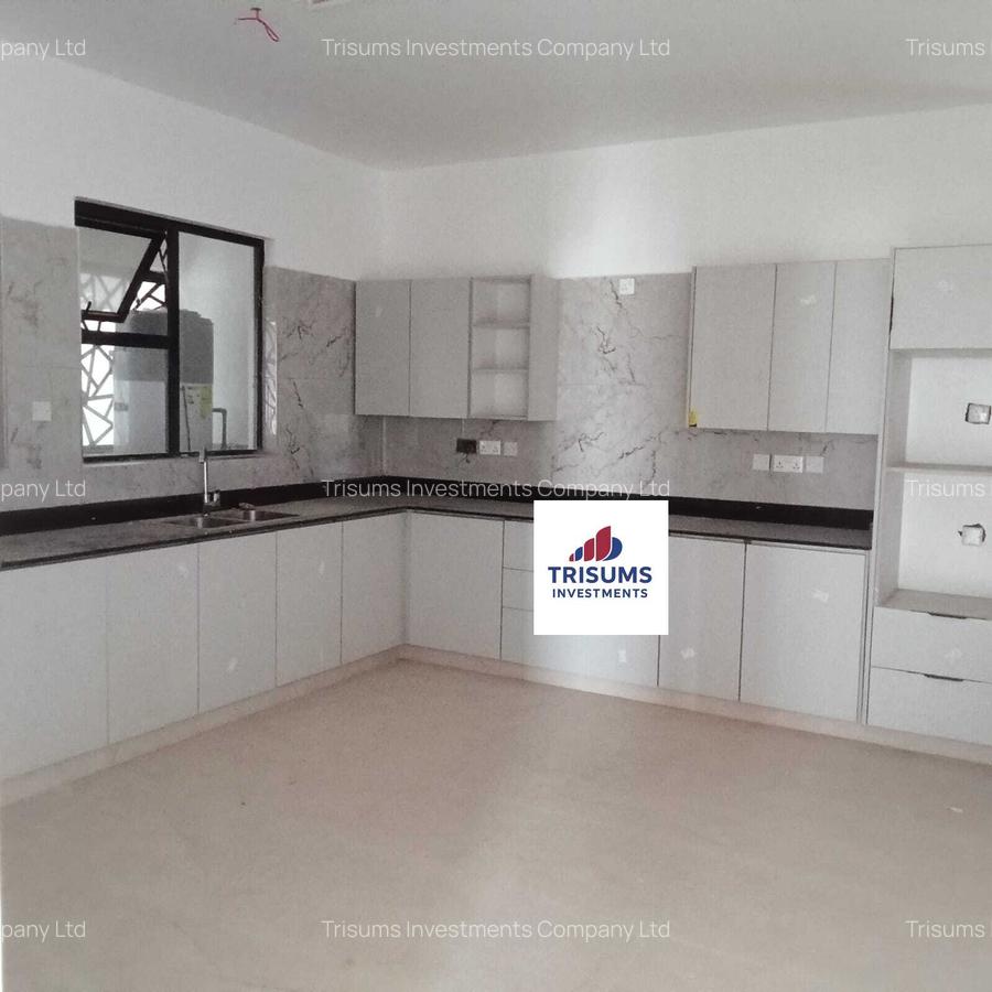 4 Bed Apartment with En Suite in Spring Valley - 3