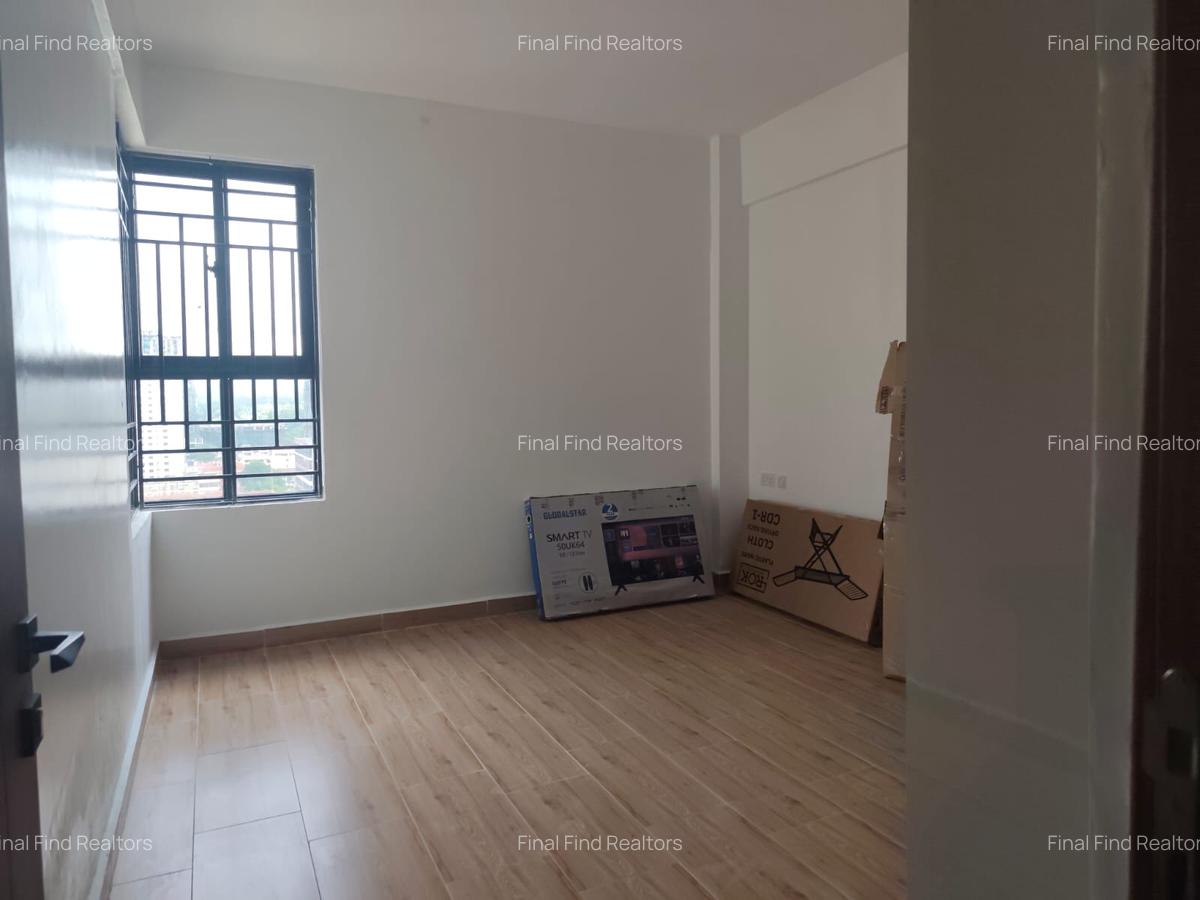 4 Bed Apartment with En Suite in Parklands - 6