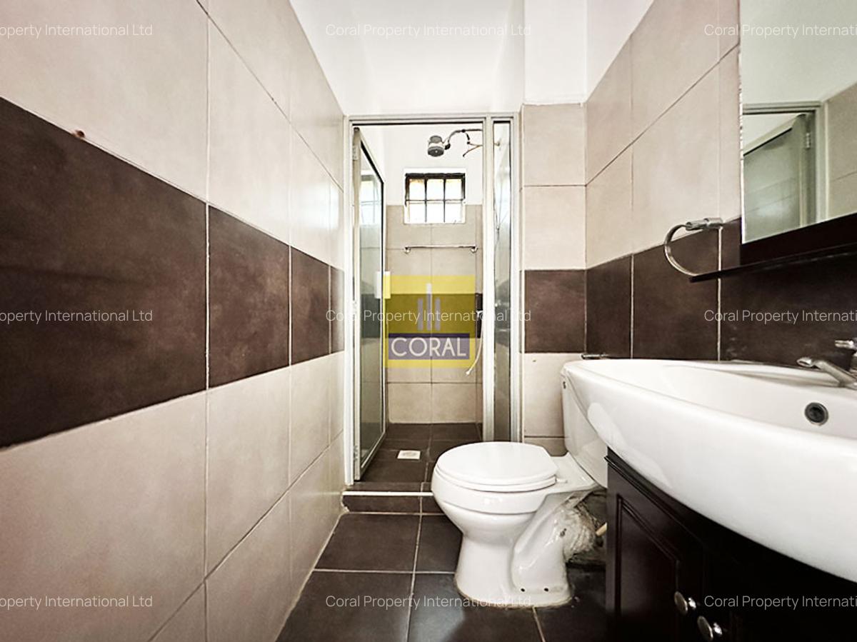 4 Bed Apartment in Parklands - 14