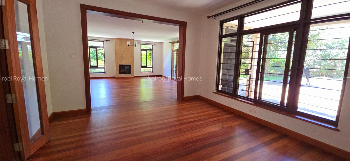 6 Bed Townhouse with En Suite at Lavington Green - 9