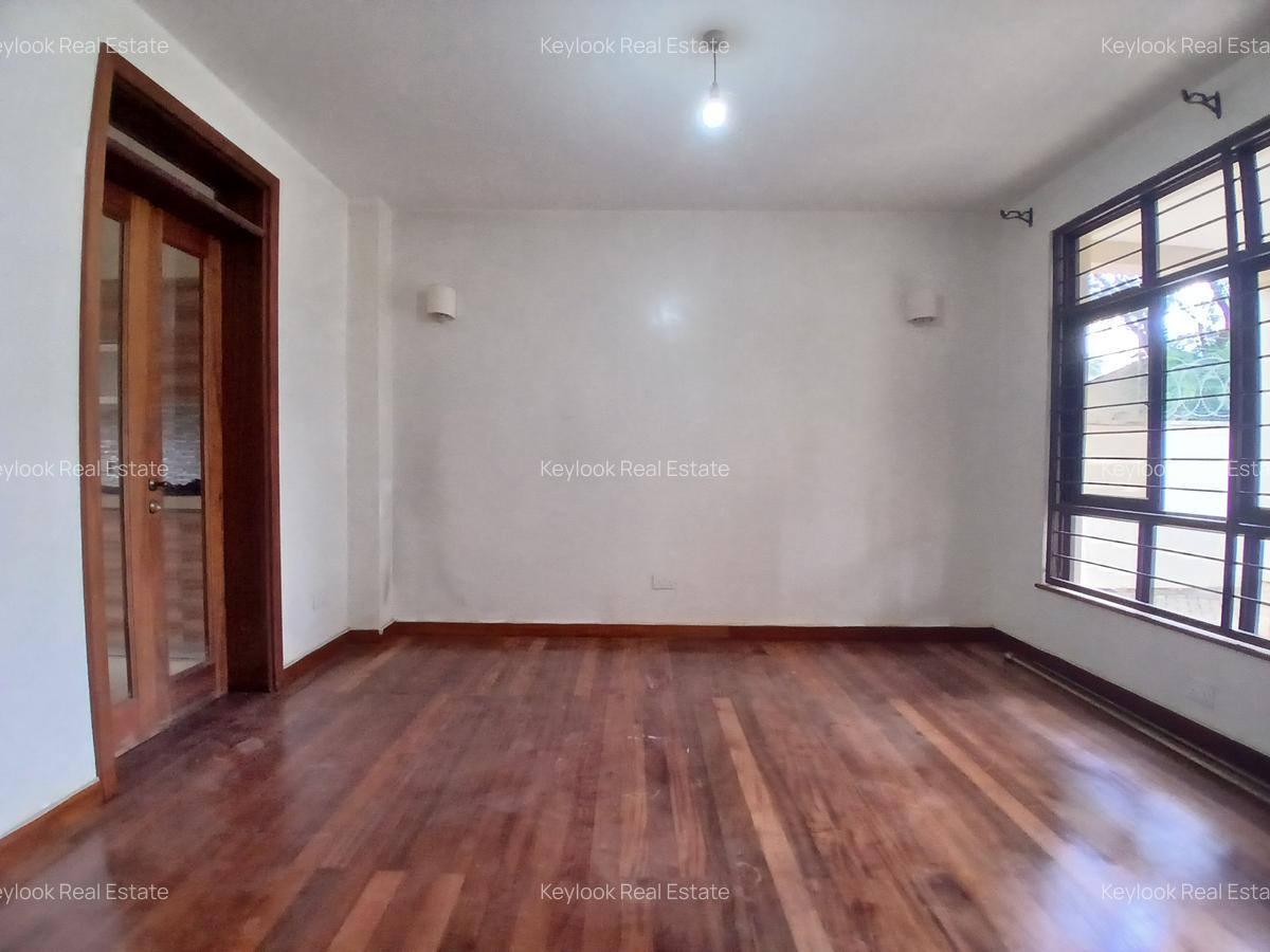 5 Bed Townhouse with En Suite at Lavington - 8