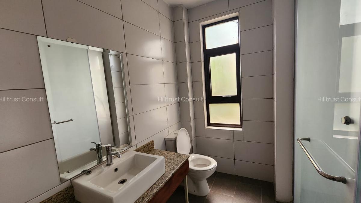 3 Bed Apartment with En Suite in Riverside - 3