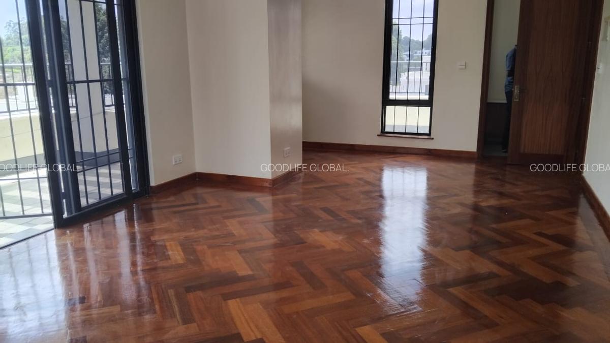 5 Bed House with En Suite at Loresho - 12