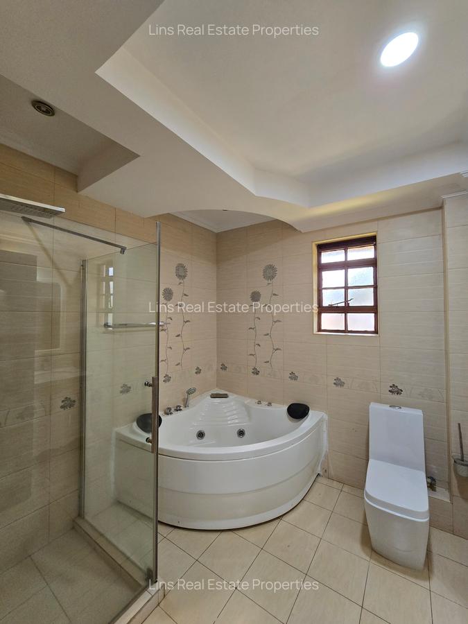 5 Bed House with En Suite in Runda - 13