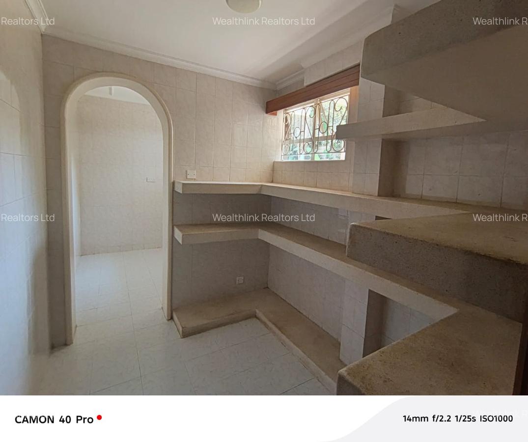 4 Bed House with En Suite at Gigiri - 15