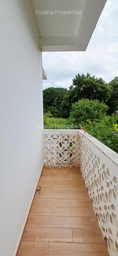 4 Bed House with En Suite at Malindi - 10