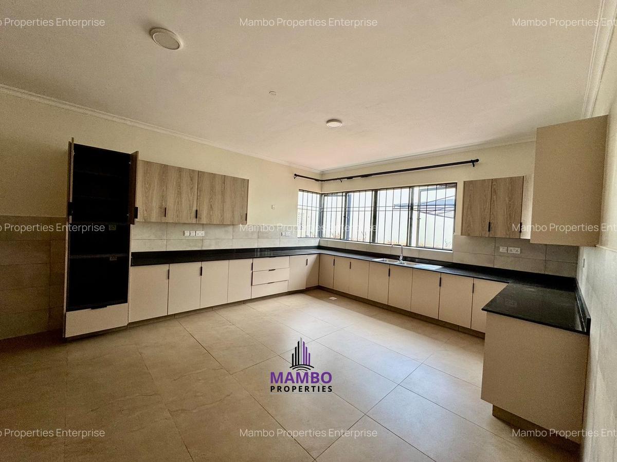 5 Bed Villa with En Suite at Westlands - 15