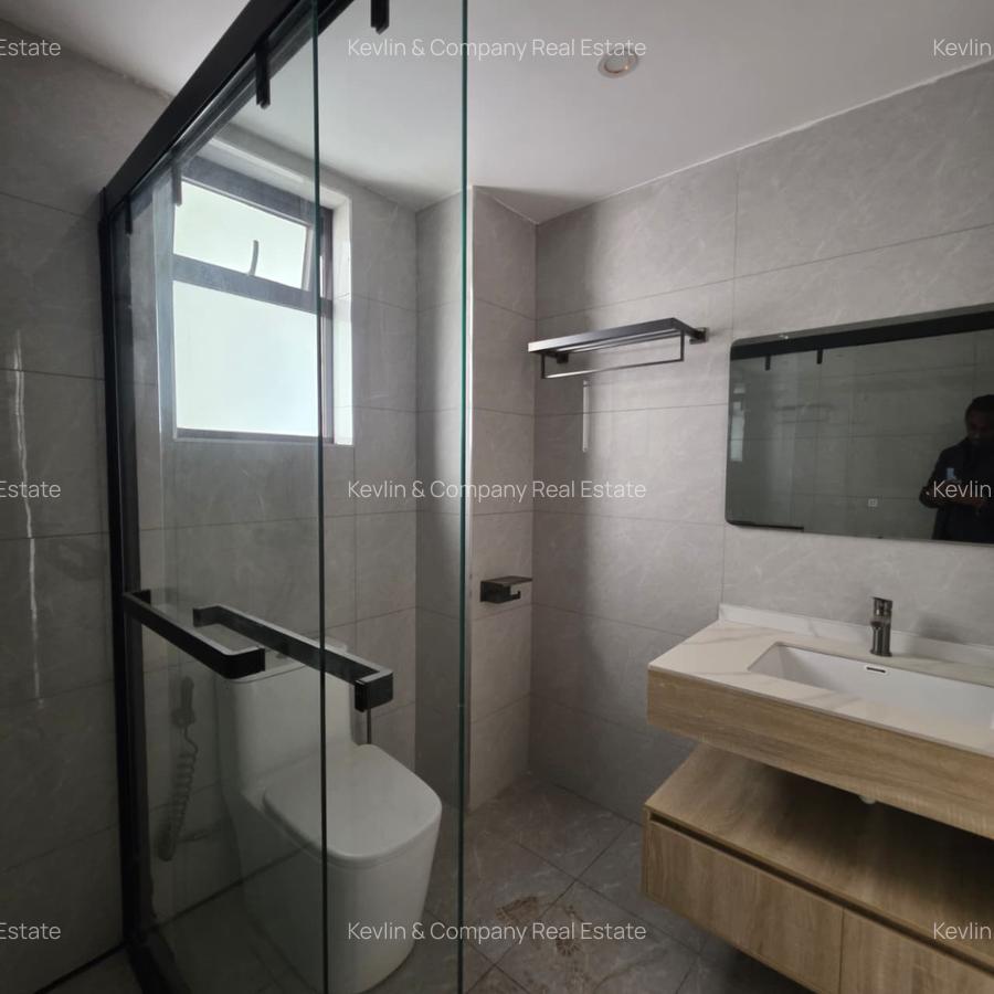 3 Bed Apartment with En Suite in Riverside - 6