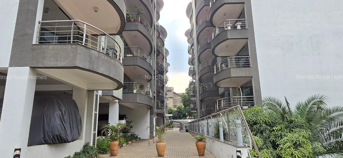 3 Bed Apartment with En Suite at Riverside Drive - 4