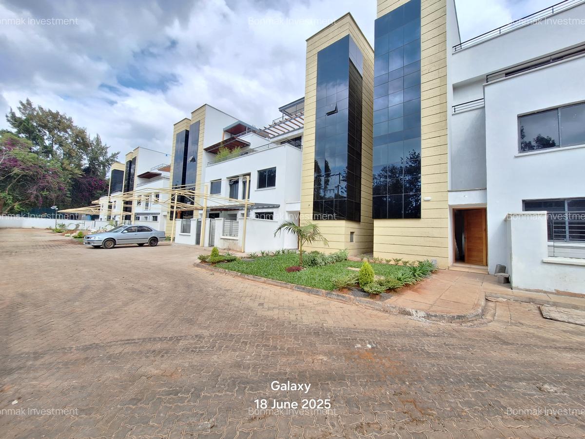 5 Bed Townhouse with En Suite at Convent Drive - 2