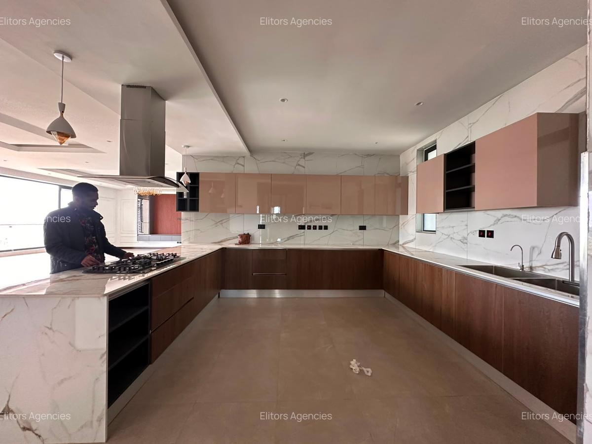 3 Bed Apartment with En Suite at Riverside Drive - 6