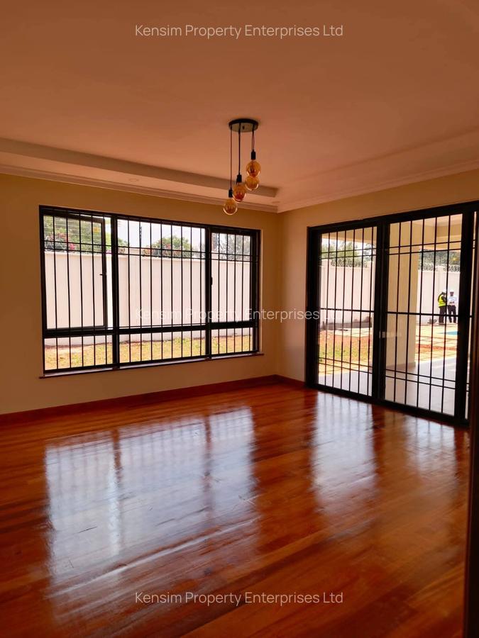5 Bed Townhouse with En Suite in Loresho - 11