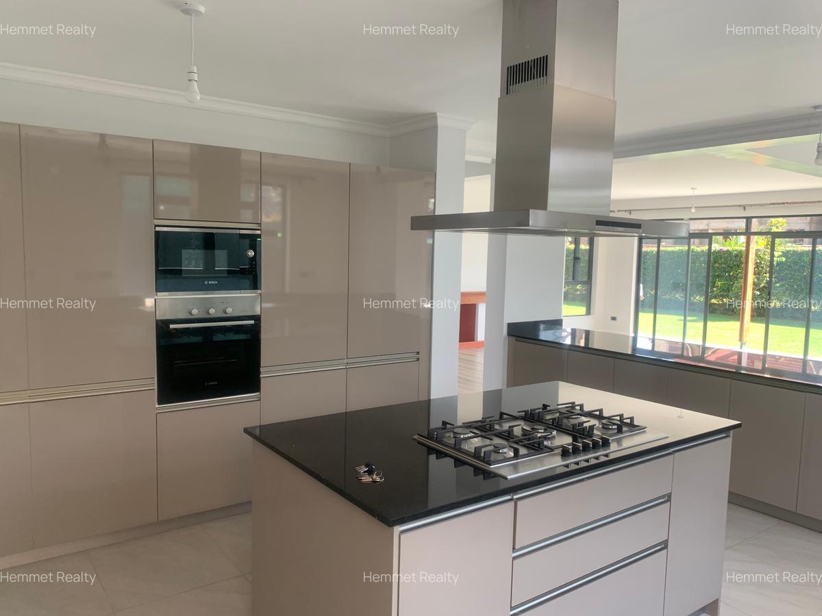 5 Bed Villa with En Suite in Runda - 5