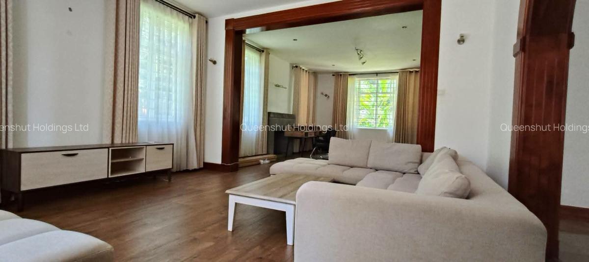 5 Bed House with En Suite in Rosslyn - 5