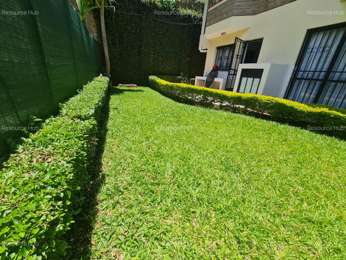 4 Bed Townhouse with En Suite at Off Brook House Drive - 4